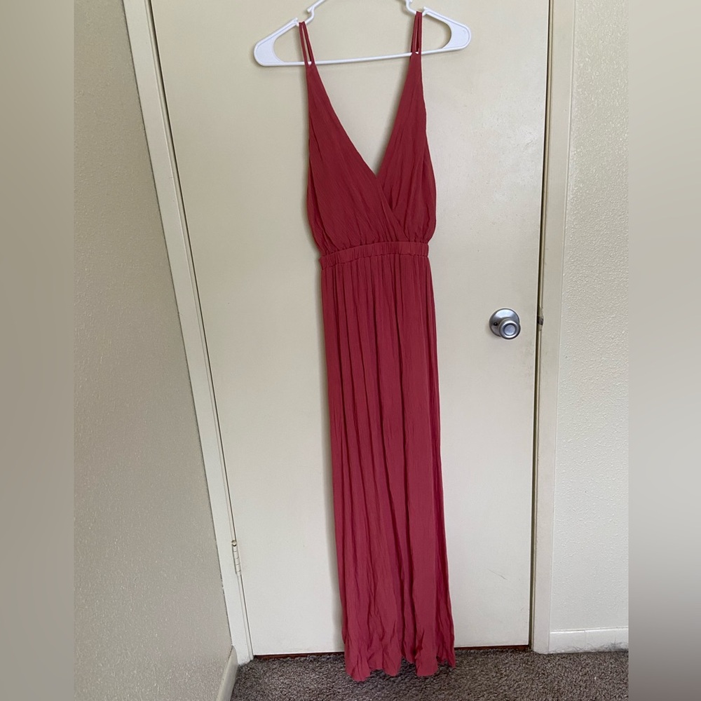 NWT. LuLu’s Spaghetti Strap Dress. Size Small. Slit going up the leg.